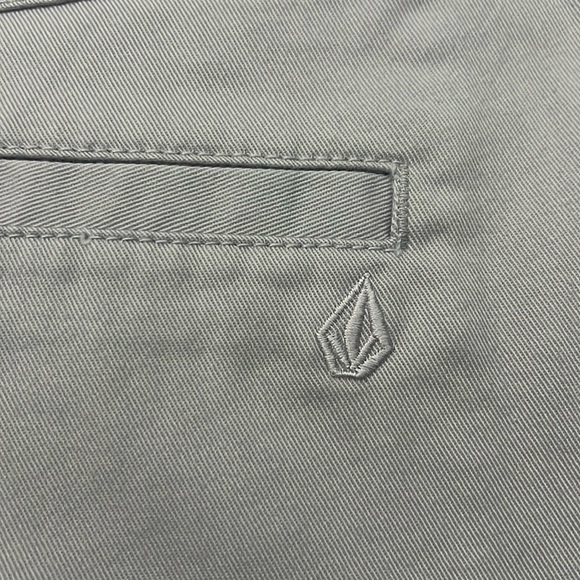 VOLCOM Juniors' Frochickie Shorts • 25 - Picture 4 of 5
